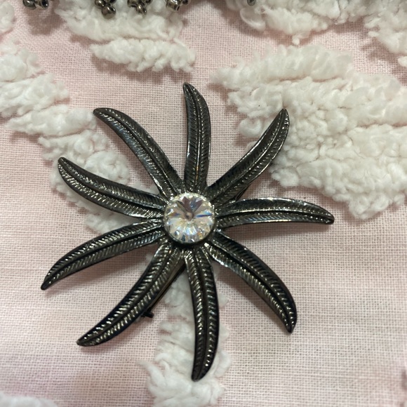 Black Jewelry Collection Earrings Bracelet Pin Brooch - Picture 3 of 9